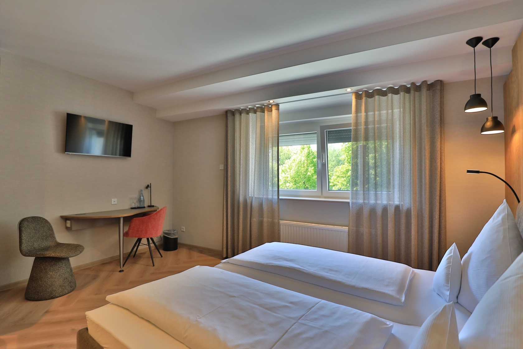 Zimmerbeispiel: modernes Komfort-Doppelzimmer